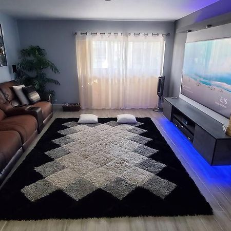 Fully Furnished, Beautiful, Spacious Two Bedroom Condo Lauderhill Kültér fotó