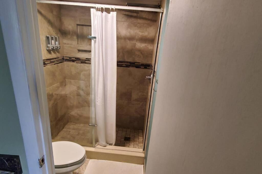 Fully Furnished, Beautiful, Spacious Two Bedroom Condo Lauderhill Kültér fotó