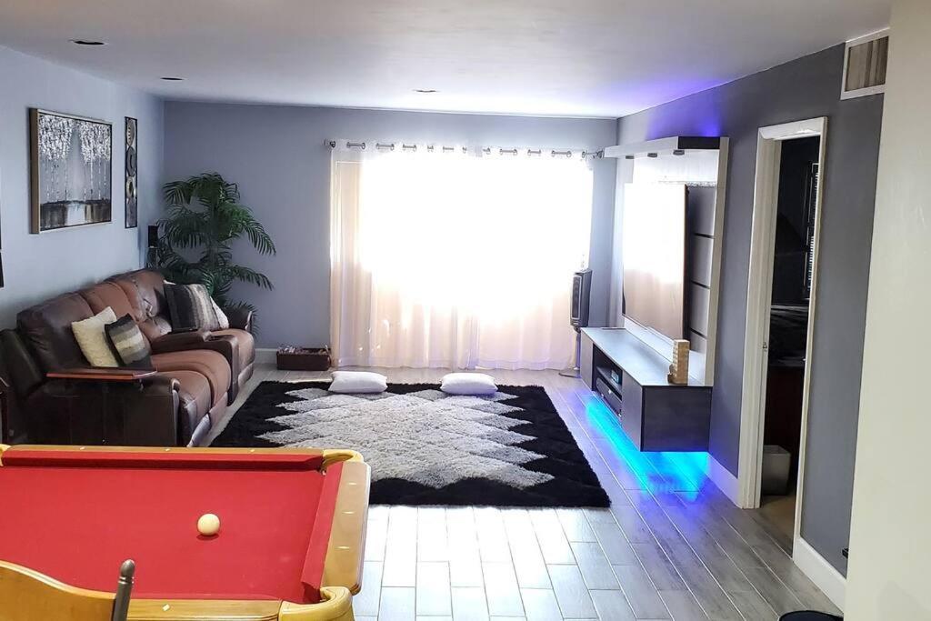 Fully Furnished, Beautiful, Spacious Two Bedroom Condo Lauderhill Kültér fotó