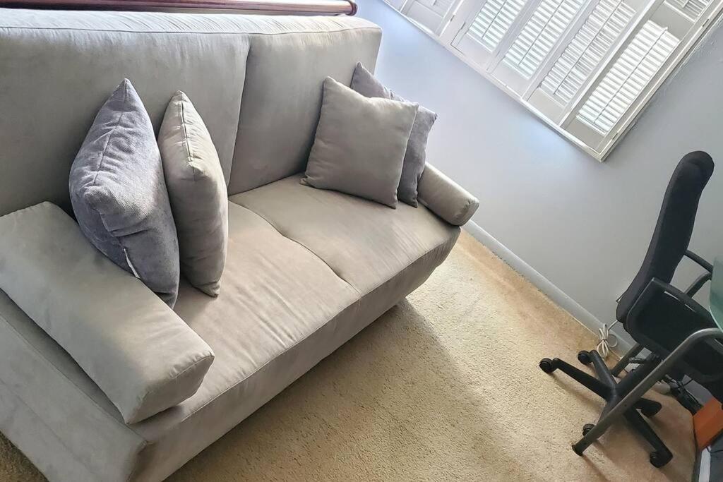 Fully Furnished, Beautiful, Spacious Two Bedroom Condo Lauderhill Kültér fotó