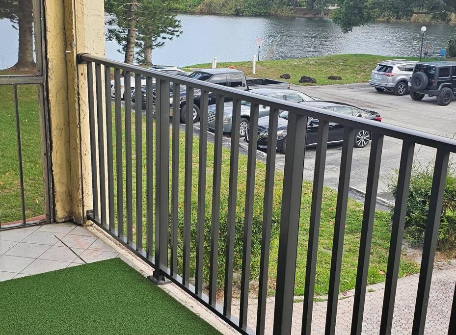 Fully Furnished, Beautiful, Spacious Two Bedroom Condo Lauderhill Kültér fotó