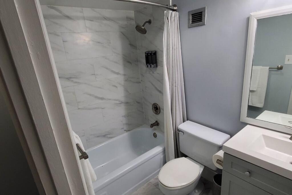 Fully Furnished, Beautiful, Spacious Two Bedroom Condo Lauderhill Kültér fotó